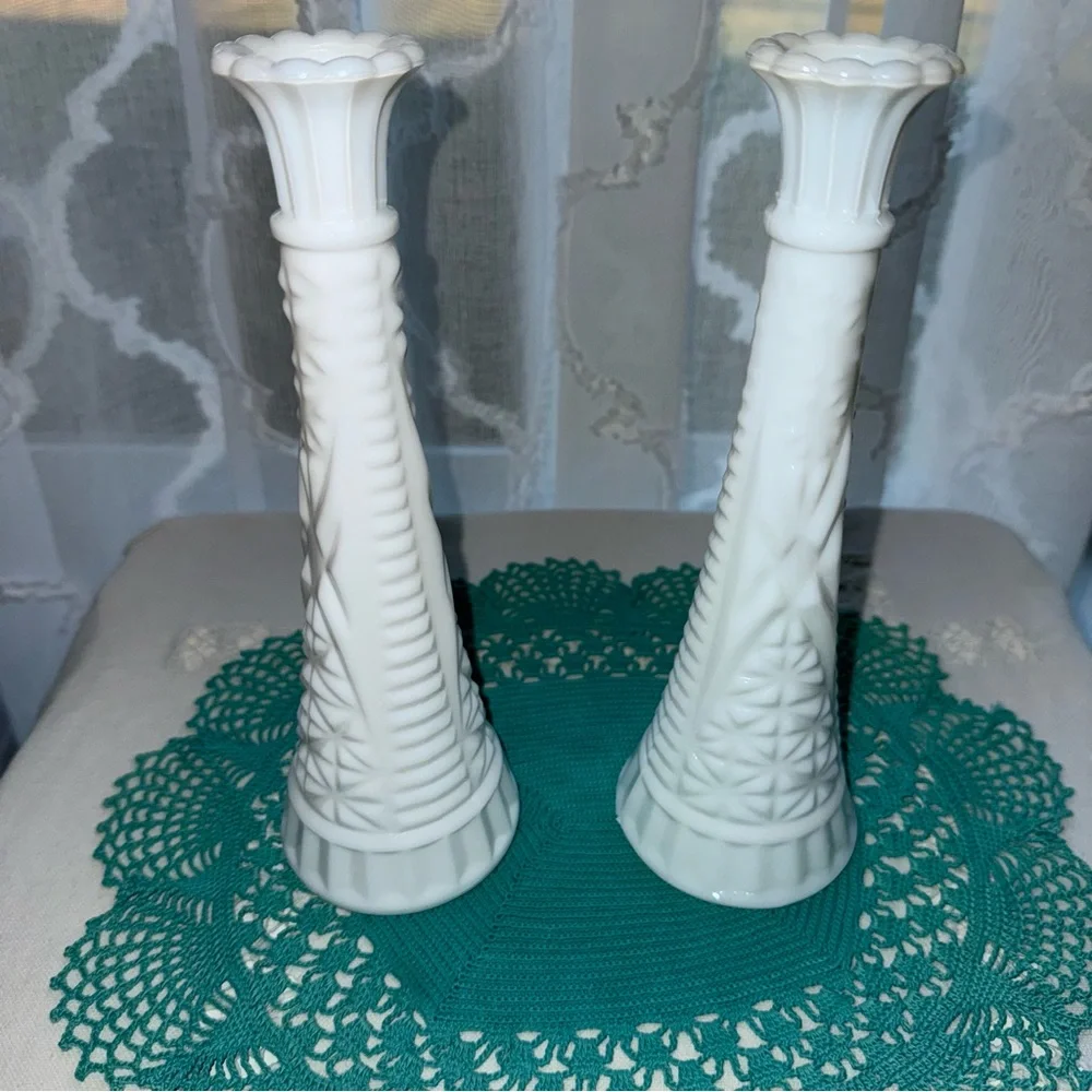 Vintage Hobnail Geometric Diamond Cut Elegant White Milk Glass Vases set of 2 - Picture 3 of 9